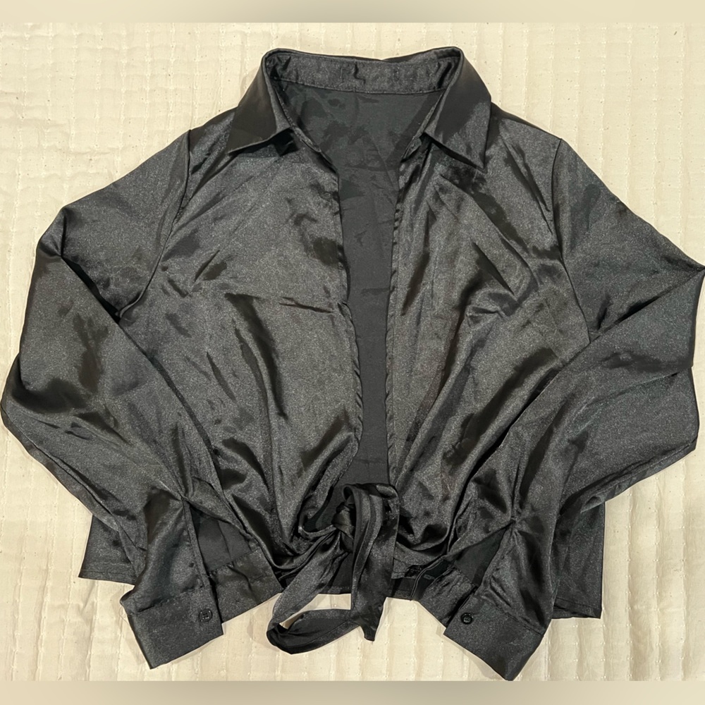 black front tie top